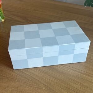Checkered Grey and White Box